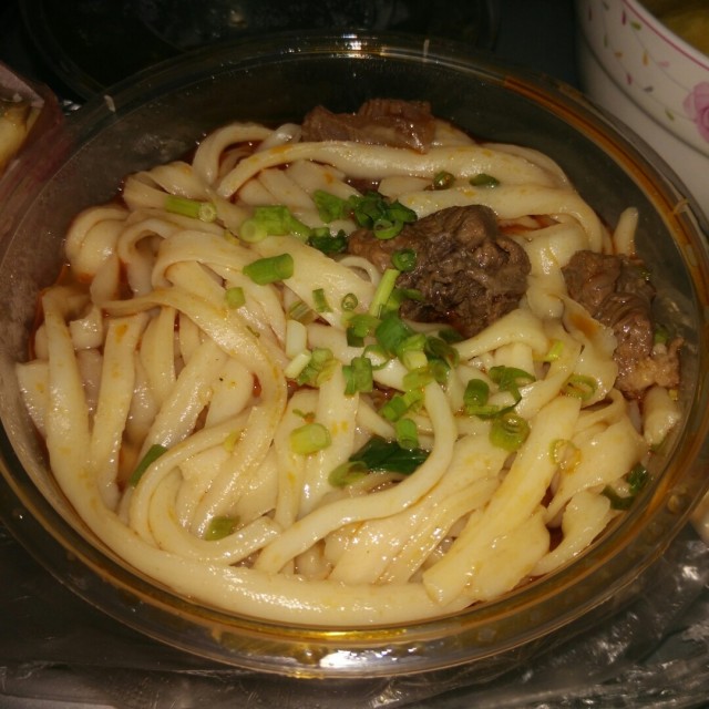 牛肉刀削面