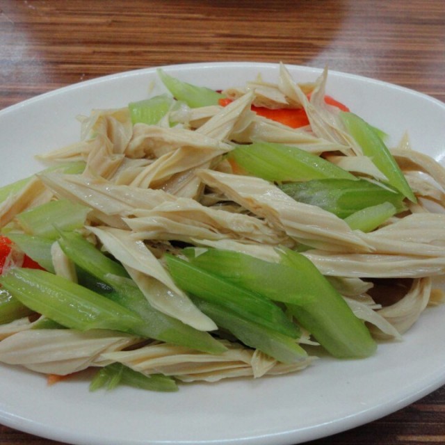 芹菜腐竹