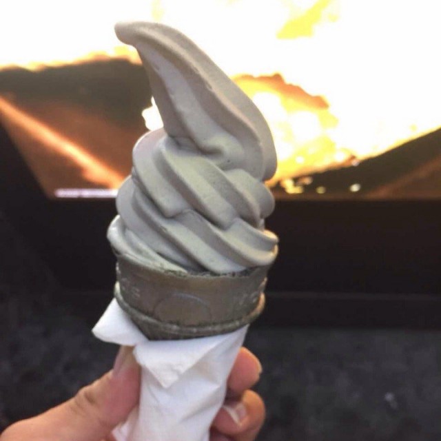 黑芝麻甜筒