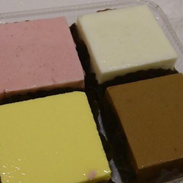 四色慕斯蛋糕