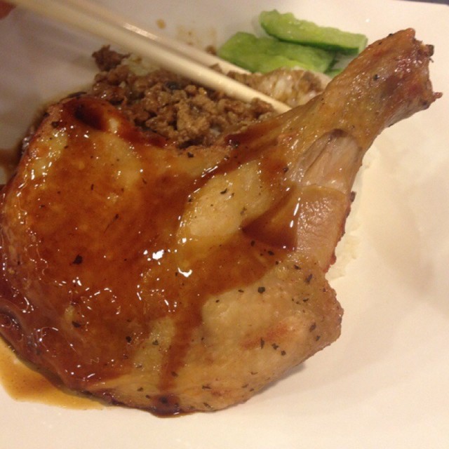 浇汁鸡腿饭