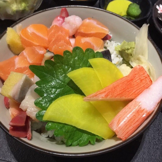 海鲜刺身饭