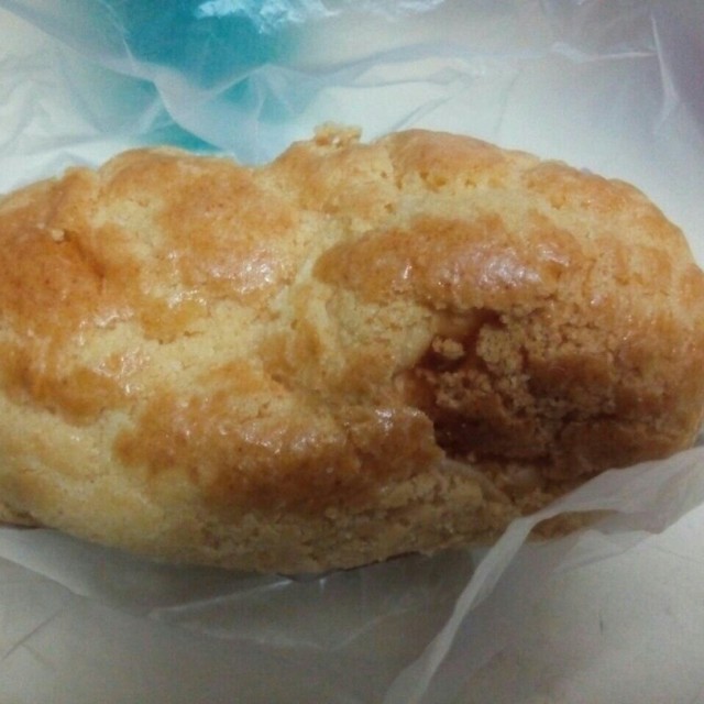 菠萝椰丝奶酥包