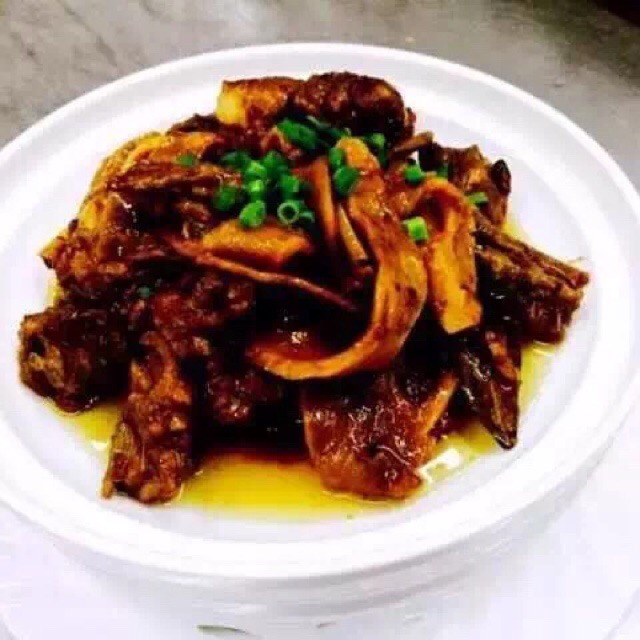 笋干焖鸭煲
