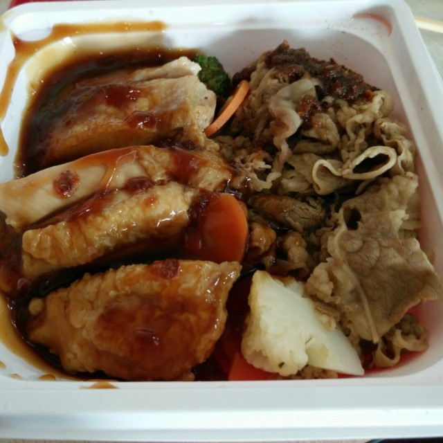 鸡肉肥牛饭