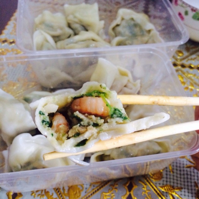 虾仁荠菜大馄饨