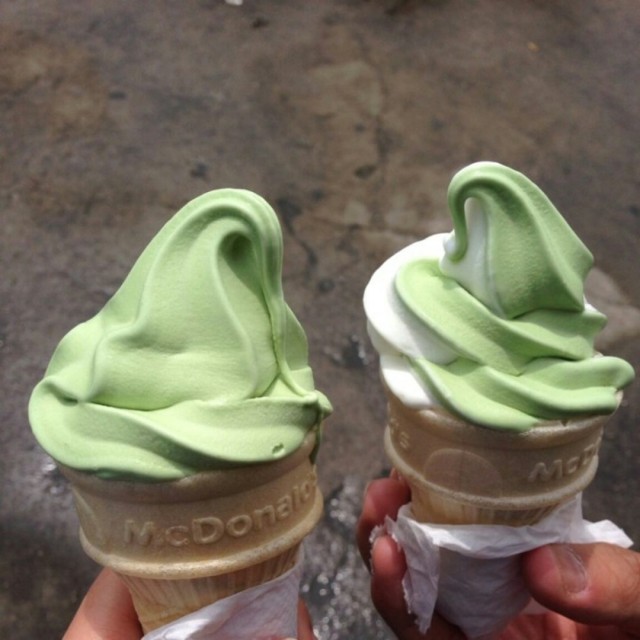 抹茶冰激凌蛋筒