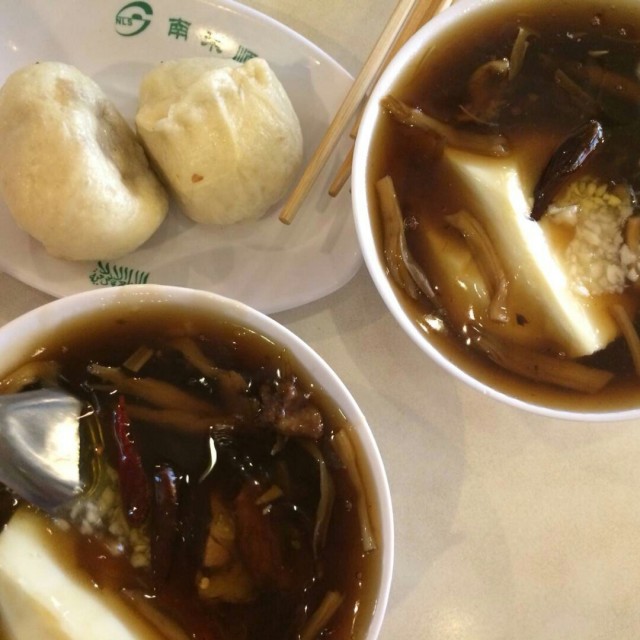 牛肉包豆腐脑
