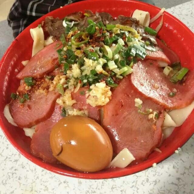 腌牛肉拉面