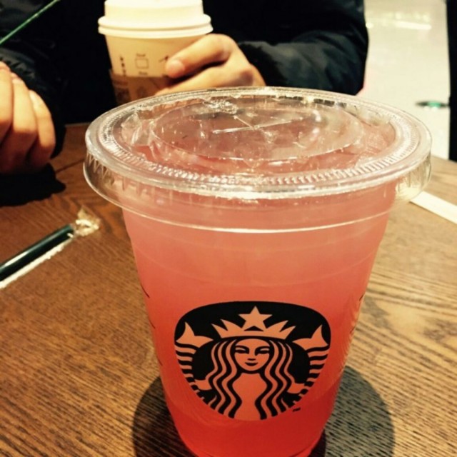 冰摇红梅黑加仑茶