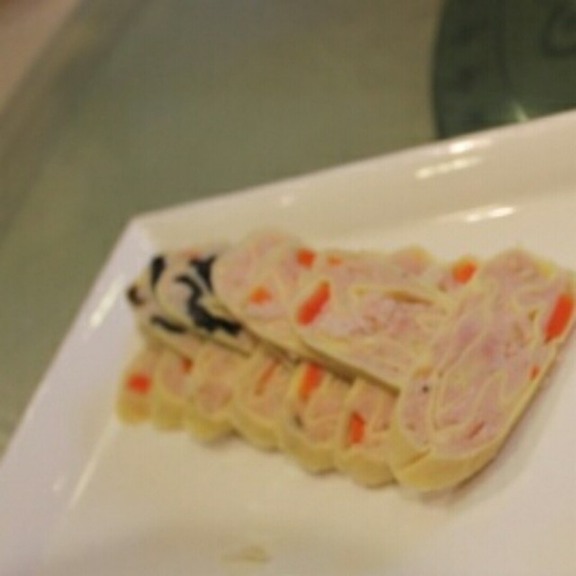 松仁肉卷
