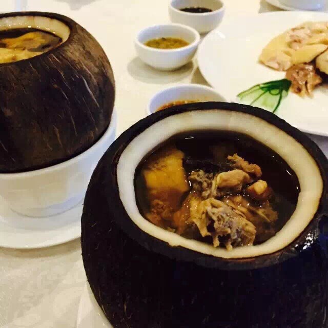 椰子炖鸡