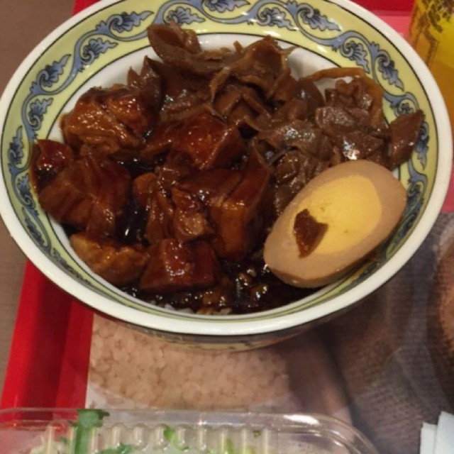 金牌东坡肉饭