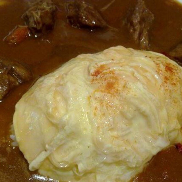 咖喱牛肉蛋包饭