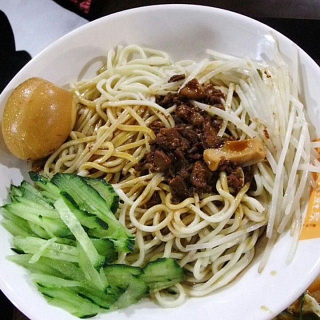 卤肉拌面