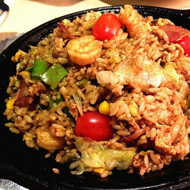 牛肉石锅拌饭