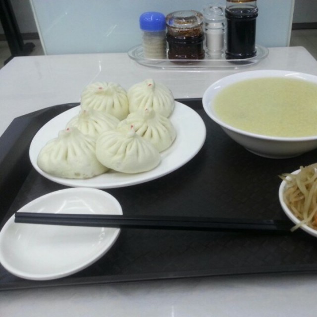 猪肉三鲜包子