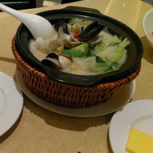 无油鱼汤煮时蔬