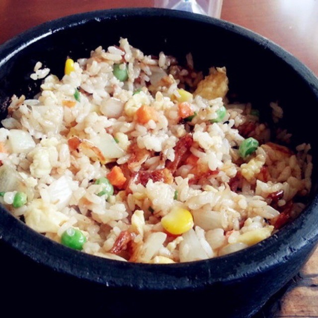 樱花虾石锅饭