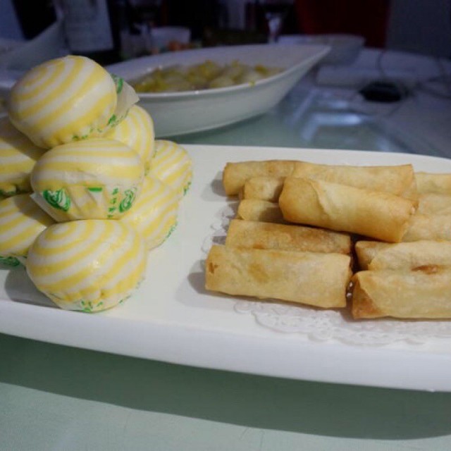 奶黄包拼春卷
