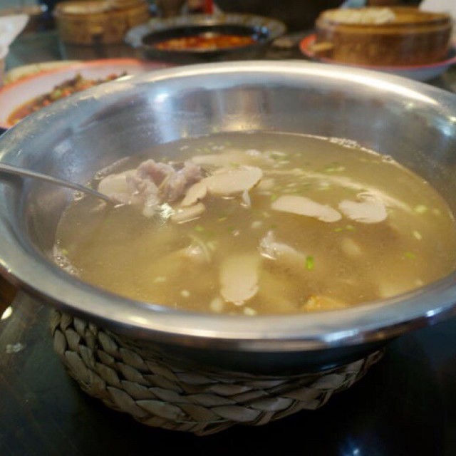 松茸肉片汤