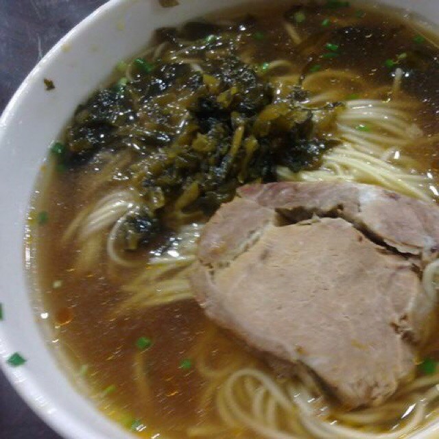 咸菜焖蹄面