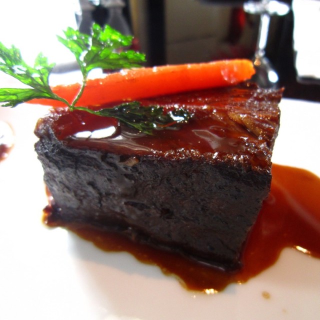 红酒炖牛肉
