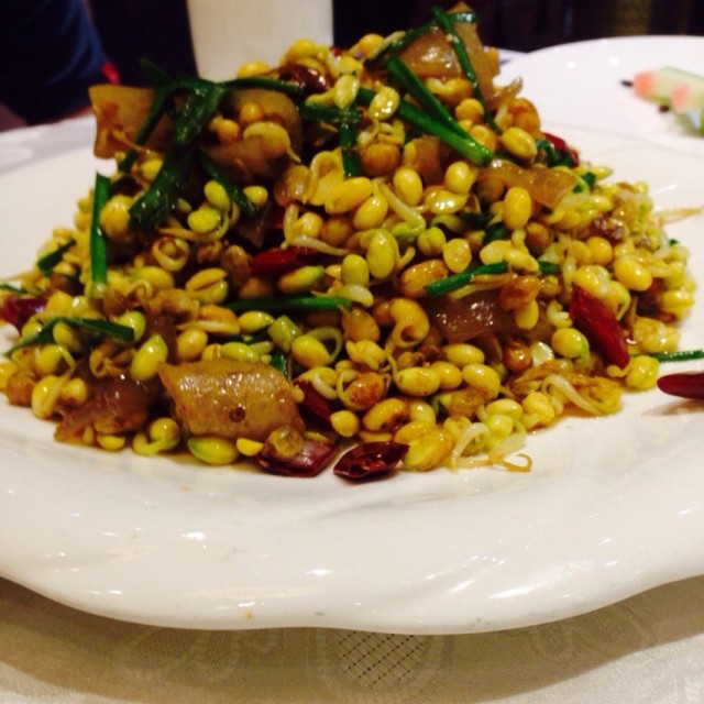 豆芽炒肉皮