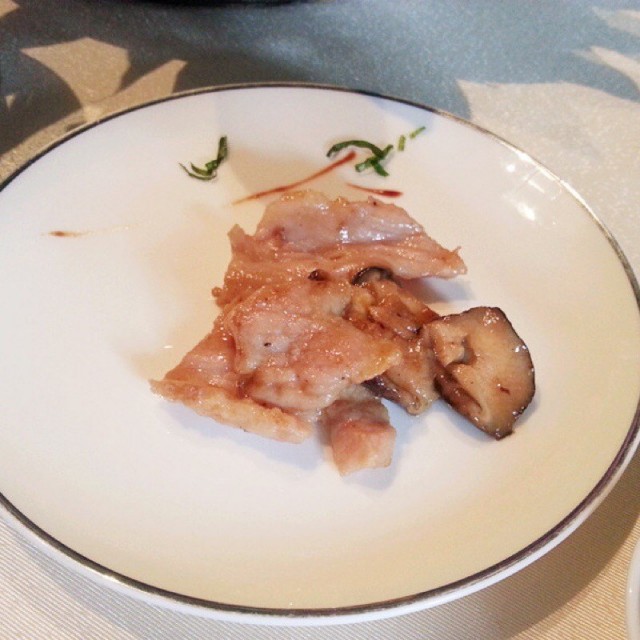 鲜菇炒猪颈肉