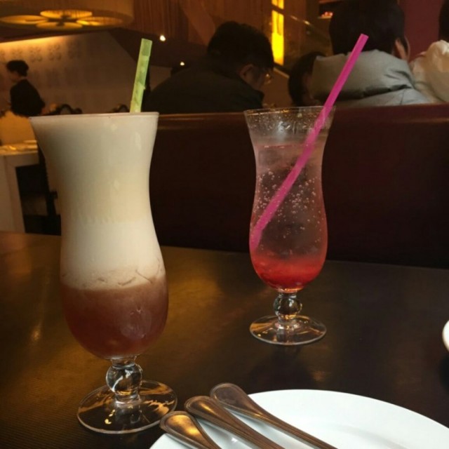 草莓气泡饮料