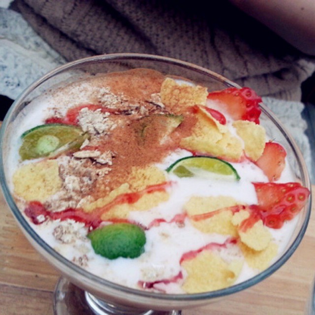青柠鲜果优格