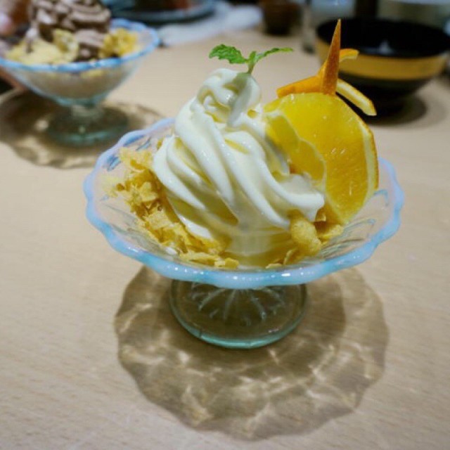 牛奶冰淇淋