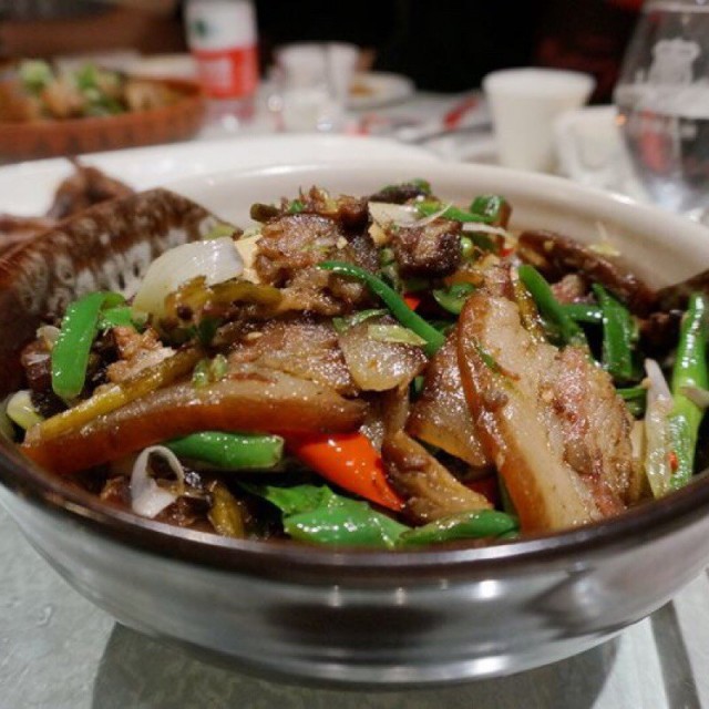 青椒炒带皮猪脸肉