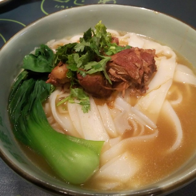 猪软骨宽面