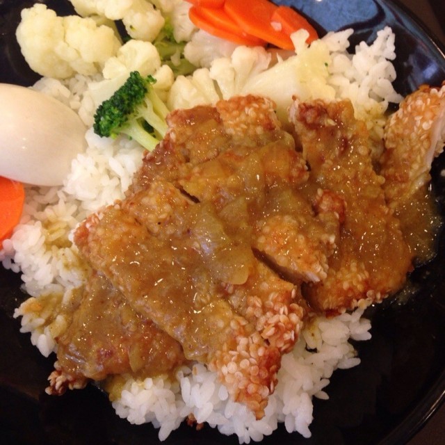 炸鸡排饭
