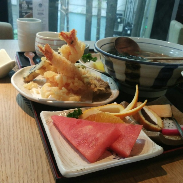 天妇罗乌冬面定食