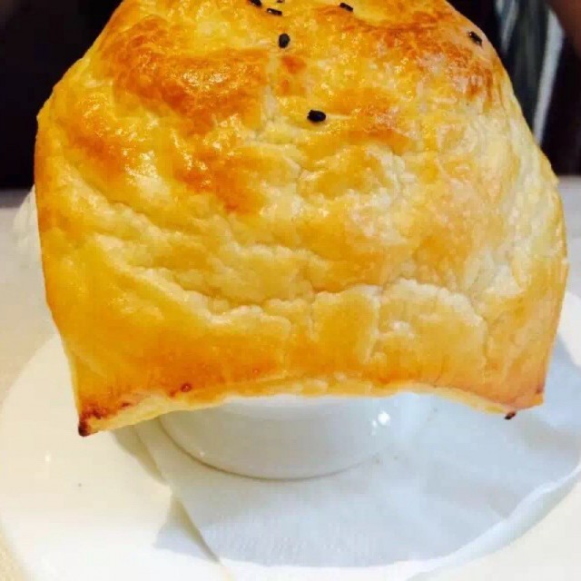 酥皮海鲜汤