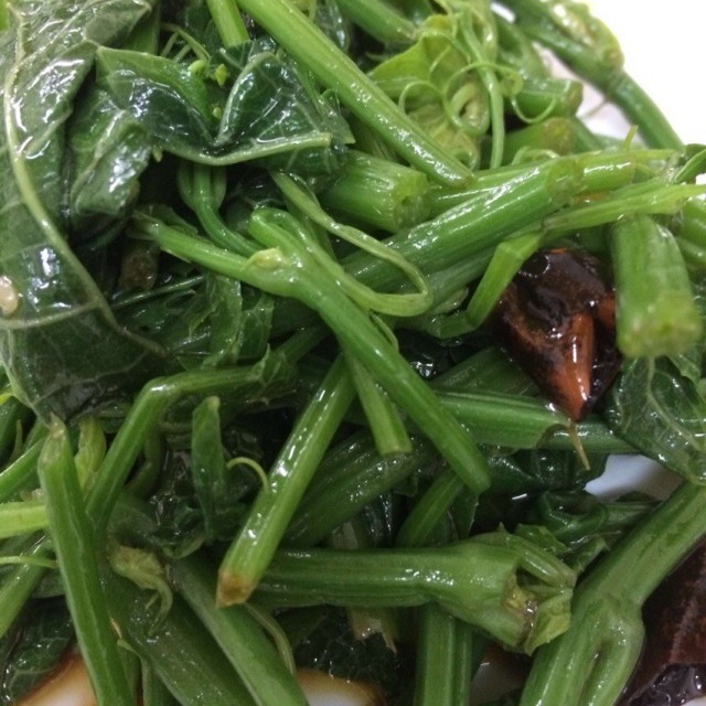 呛拌丝瓜尖