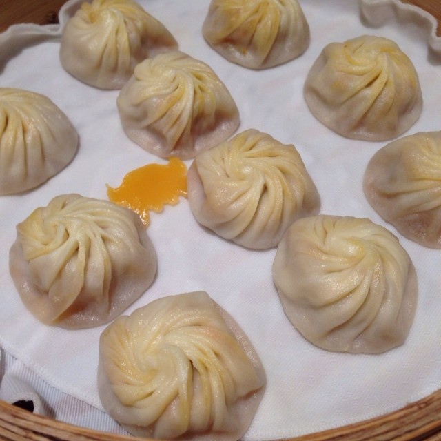 蟹粉小笼包
