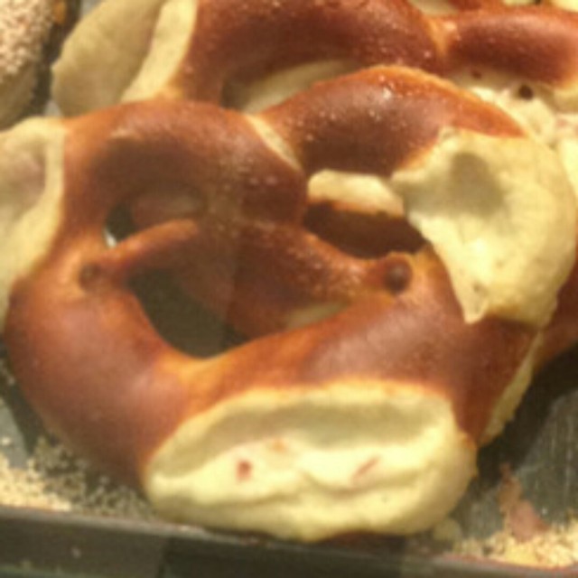 火腿芝士扭结饼