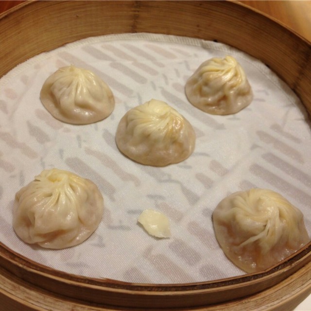 蛋黄鲜肉小笼
