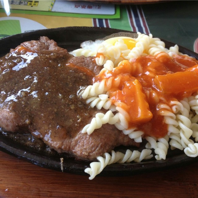 黑胡椒牛排套餐