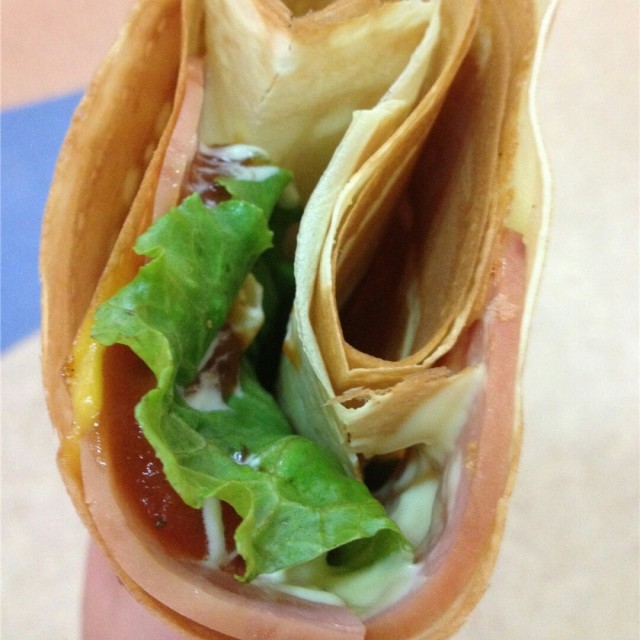 火腿芝士可丽饼