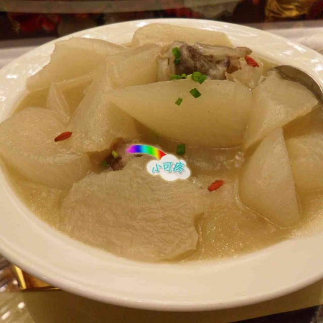 猪骨炖萝卜