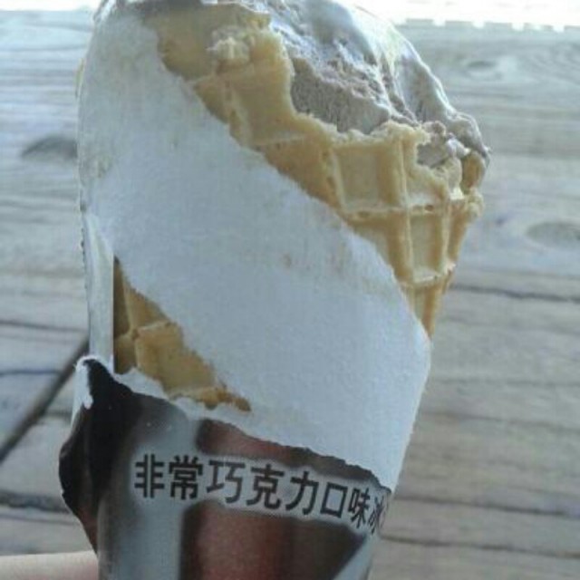 可爱多巧克力冰淇淋