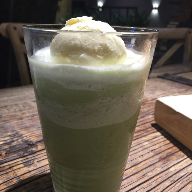抹茶香草奶昔