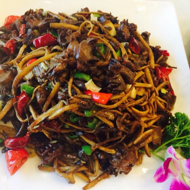 茶树菇炒鸭胗
