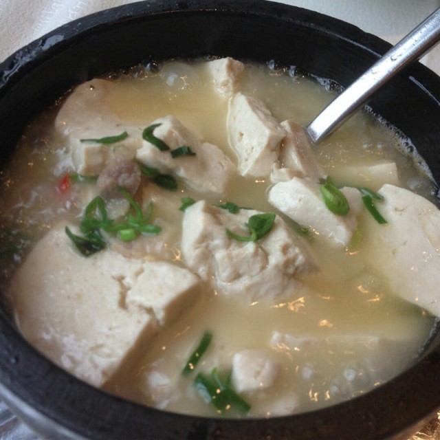 石锅煮豆腐