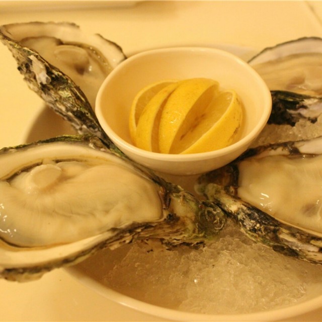 生蚝刺身