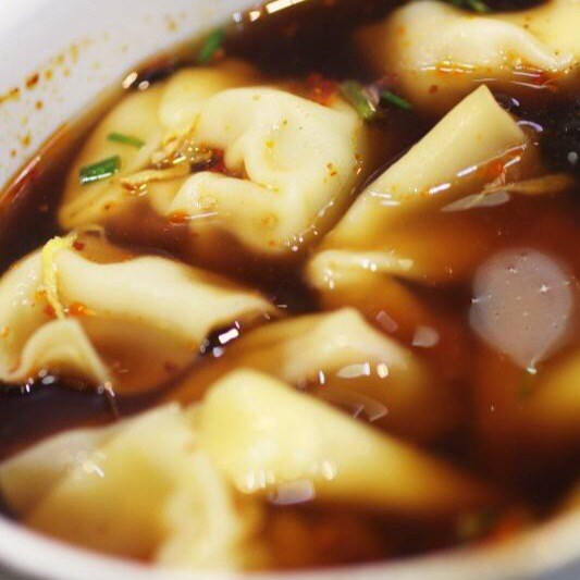 红汤辣馄饨